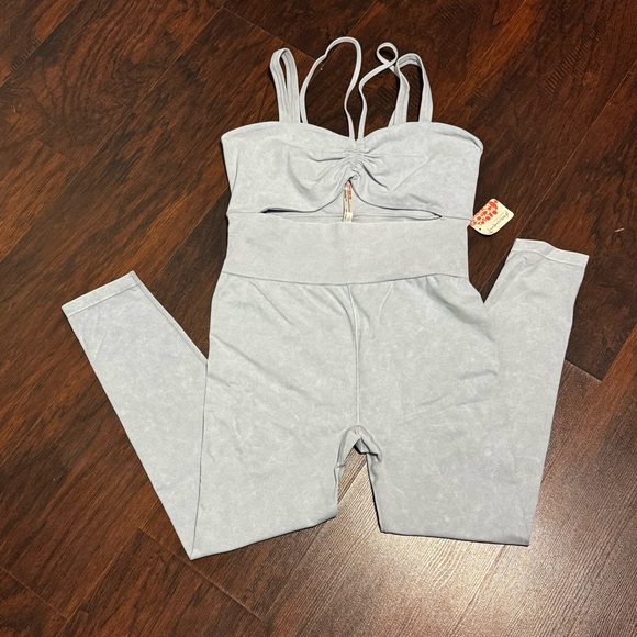 FREE PEOPLE Good Karma Cut Out Onesie. Workout Body Suit Medium/Large NWT - Picture 1 of 16